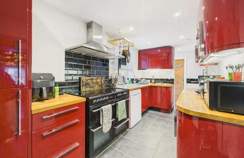 Cosy Cornish Cottage with Firepit & Parking - Foto 14