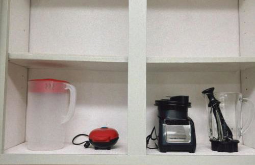 Main St New with AC Monthly stays Charming Cottage KING BED - Foto 37