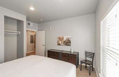 Bringham's Mill Apartments Perfect for Groups Full Kitchen Gym and Free Parking - Photo 129