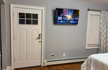 Cozy Room by Hofstra University - Photo 30