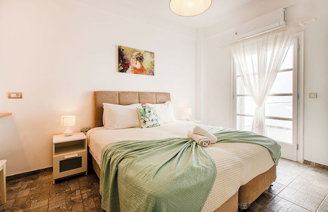 Santorini Villatzio Suites - Photo 6