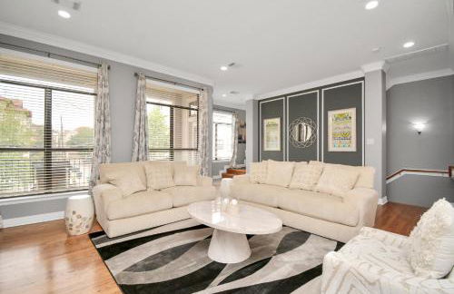 3BR 3Ba Upscale Luxury Home in The Heights - Foto 28