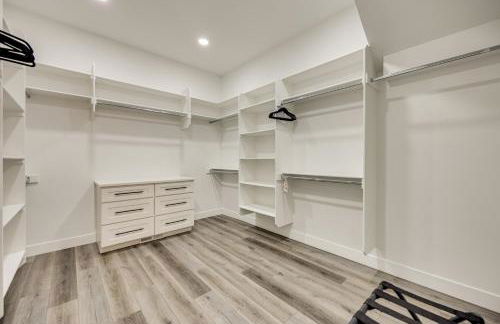 Group Getaway in Monument! High-End Home with Views - Foto 18