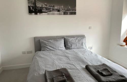 Entire Riverside Apartment with Balcony - Foto 5