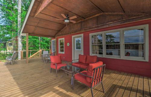 Waterfront Lake Martin Home with Grill and Beach! - Foto 19