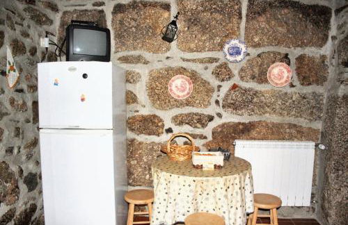 Spacious Family House in Nogueira with Garden - Foto 13