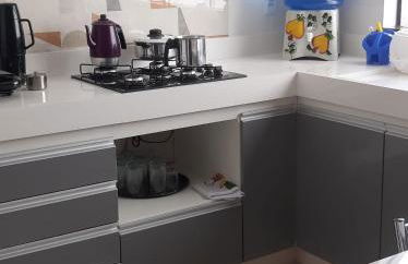 Privacidade para sua família e grupos em um só lugar-2 quartos- melhor custo-benefício, garagem, sala com cozinha integrada, aconchegante, ambiente moderno e funcional, wi-fi veloz gratuito, próximo ao Parque das Águas-Calçadão e tudo que a cidade oferece - Foto 5