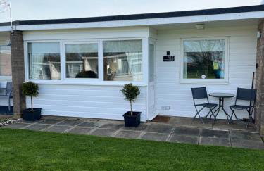 Dragon Chalet 1 , 155 Sunbeach Holiday Village, Scratby - Foto 2