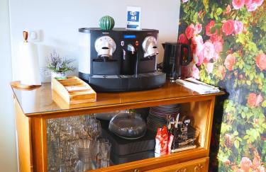 La Marilyn by Leslodgespa - Confort haut de gamme, salle de bain privée, jardin et cuisine commune, à 5 minutes de l'aéroport - Foto 12