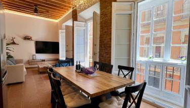CASA NATY, Espacioso Renovado Apartamento en el Centro de Malaga - Foto 4