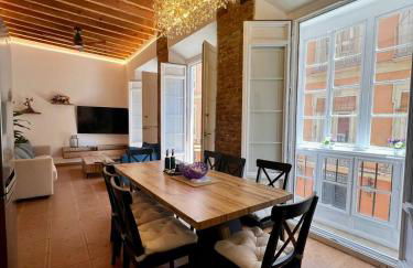 CASA NATY, Espacioso Renovado Apartamento en el Centro de Malaga - Photo 4