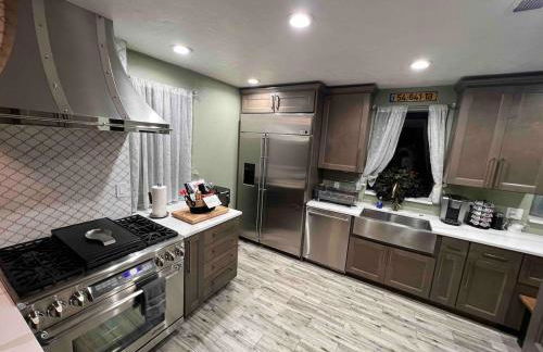 4 BR Luxurious-Gem Mansion in Heart of Denver - Foto 58