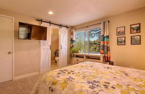 Blissfully Wild -with Hot Tub and pets are welcome - Foto 43