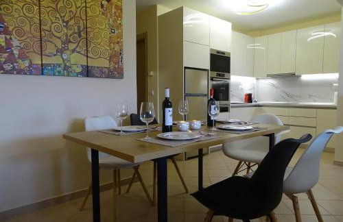 Bella Casa - Photo 16