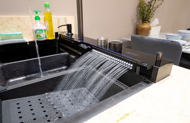 Happy Light Apartment in the Cardinal Court - Photo 16