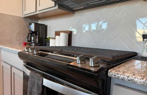 Spacious 4BR Oasis - Pool - Patio - 8 Min to Kalahari - Foto 27