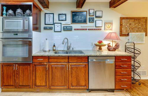 Deck and Game Room! Lakefront Blue Ridge Mtn Gem - Foto 14