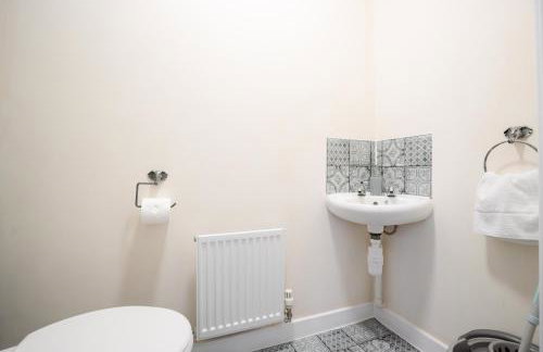 2 Bedroom Home with Garden and Free Parking - Foto 32