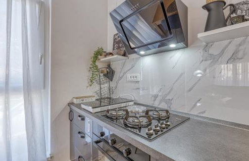 Runa with Terrace - Photo 15