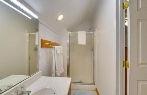 The Eagles Nest at Alpine Cabin with Fireplace! - Foto 13