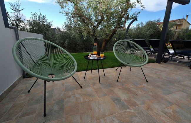 Charming Apartment With Private Pool and Garden - Foto 32