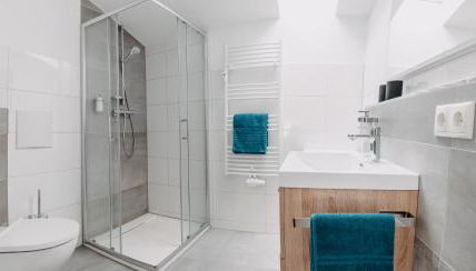 Kleeoase - Modernes Apartment - Infrarotsauna - Terrasse - Garten - kostenlosem Parkplatz - Photo 3, towels, Shower, heating