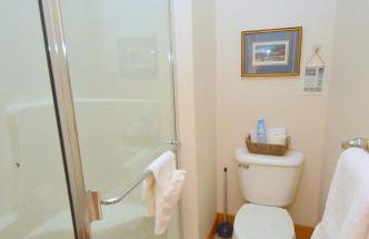 Redbud Keep - Unique Features, Movie Set Decor, Grill, Wifi, Family Friendly, Hiking, Billiard Table, Movie Theater Room, Fireplace, Golfing, View, 2 King Beds - Foto 49