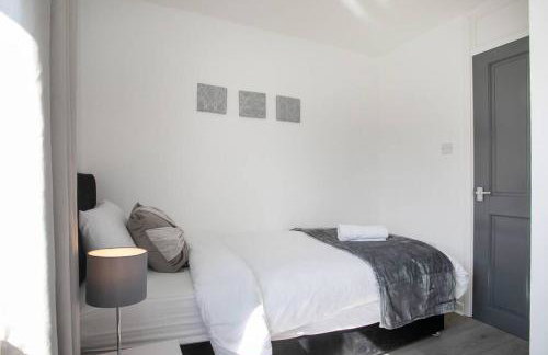 Maltby House, Rotherham for contractors & Families, free private parking, fast wifi, spacious,WIFI etc - Foto 35