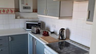 Sea view flat at Claverton House - Photo 2