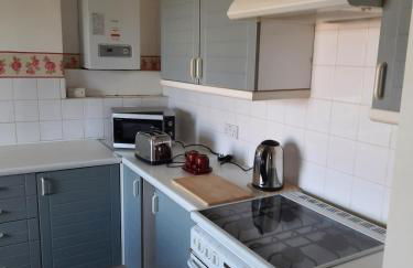 Sea view flat at Claverton House - Photo 2