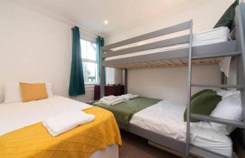 Charming Period Home near Surbiton with Garden - Foto 4