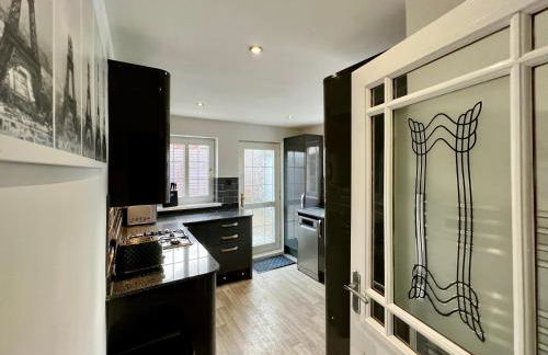 Curzon House Two - Great for Contractors or Family Holidays - Foto 40