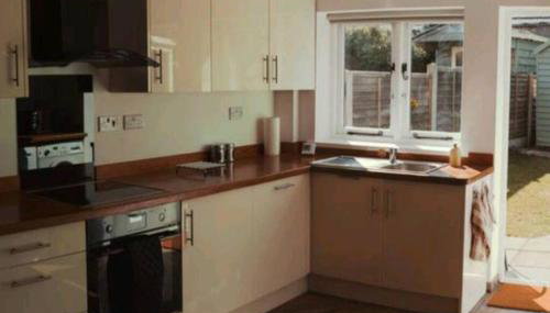 Charming 2 Bedroom Cottage mid town on quiet road, sleeps 4 - Foto 3, dishwasher