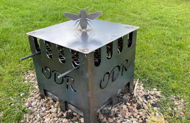 Luxury cosy carriage with electric private hot tub - Photo 32