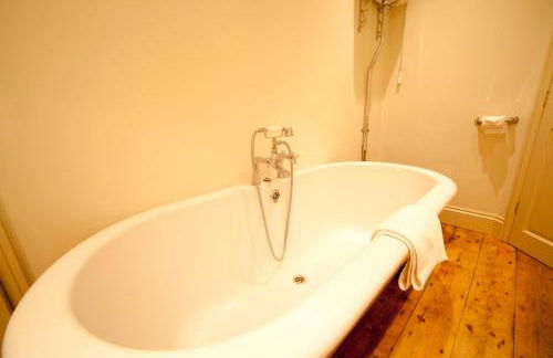 Old Coastguards - Stunning Historic Cottage - Photo 28