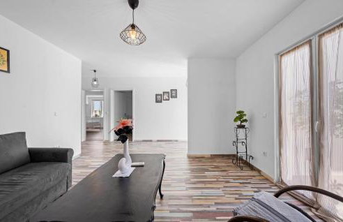 Cozy Apartment In Dragisici With Wifi - Photo 15