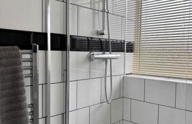 4 bedroom suit Contractors or Families Newport TF10 - Foto 2