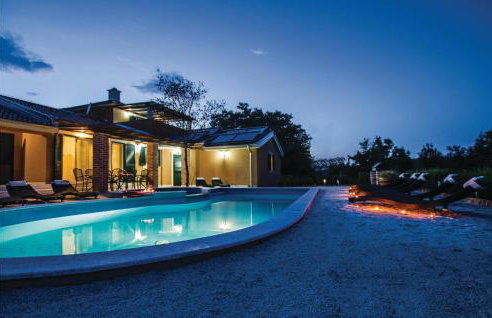 Gorgeous Home In Rezanci With Jacuzzi - Foto 16