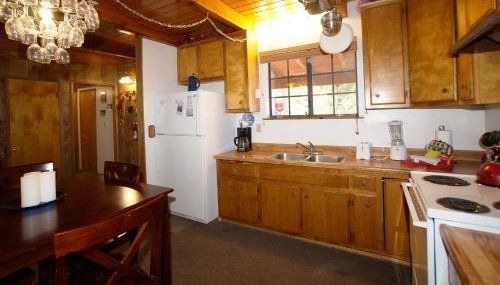 Canyon Cabin - A quaint cabin in a peaceful location yet close to Big Bear's attractions! - Foto 4, stove, pet friendly