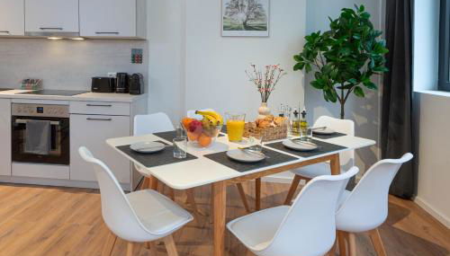 Modernes, zentrales City-Apartment am Kennedyplatz, nahe Hauptbahnhof und Limbecker Platz, lichtdurchflutete Räume - Foto 4, furniture, stove, heating, toaster