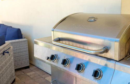 Spacious 3-Bedroom Villa with Heated Saltwater Pool and Fenced Yard in Oakland Park - Foto 18