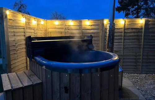 Shepherdshut-hot Tub-cotswolds-petfriendly - Photo 5