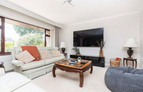 MOONGATE by BOURNECOAST - A Delightful Chalet Bungalow with a Garden and Parking - HB10672 - Foto 6