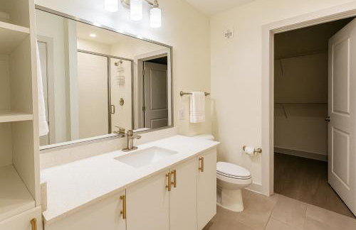 Luxury 2BR Stay Pool, Gym and Chill Areas - Photo 3