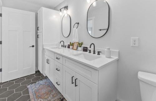 Lux House & Carriage house Furnished for Comfort - Foto 28