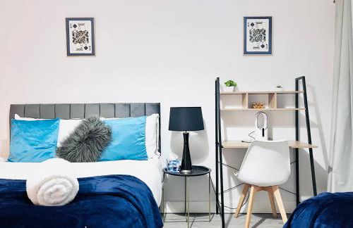 Stunning Five Bedroom Holiday Home in Chartham Canterbury with Hot Tub - Foto 20