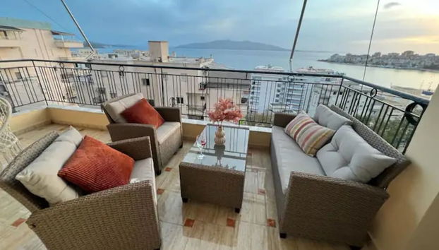 Yellow Apartment Saranda - Foto 3, Terraza o patio