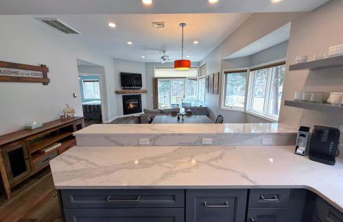 F32 Modern Golf Course Home with Mountain Views - Foto 11