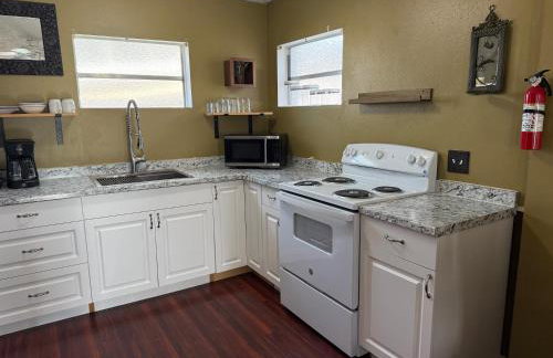 LARGE 2bed 1bath Near Beach & Downtown with KING BED - Foto 4