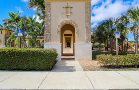 Gorgeous Lakefront Villa in Gran Paradiso - Seabird Villa - Photo 49